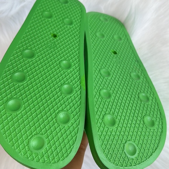 New GUESS UNISEX Green Logo Beach Sandals SZ 42 - Picture 4 of 4